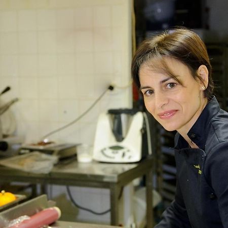 Hotel Les Remparts ミルポワ エクステリア 写真