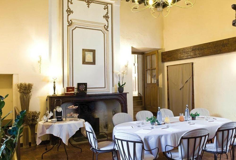 Hotel Les Remparts ミルポワ エクステリア 写真