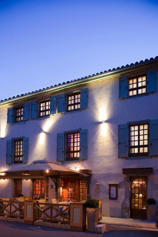 Hotel Les Remparts ミルポワ エクステリア 写真
