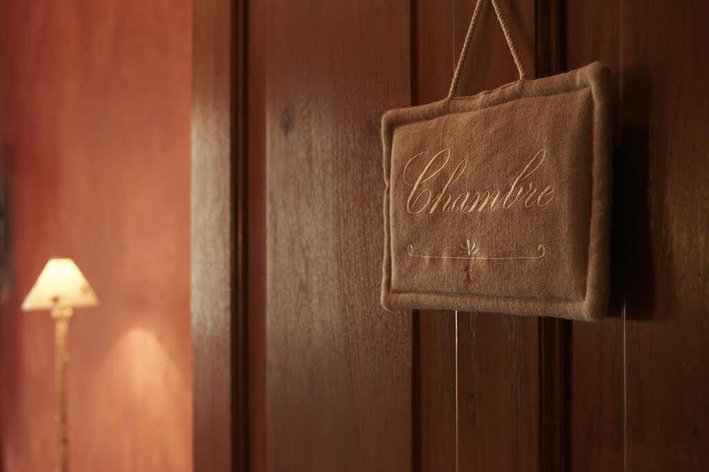 Hotel Les Remparts ミルポワ エクステリア 写真