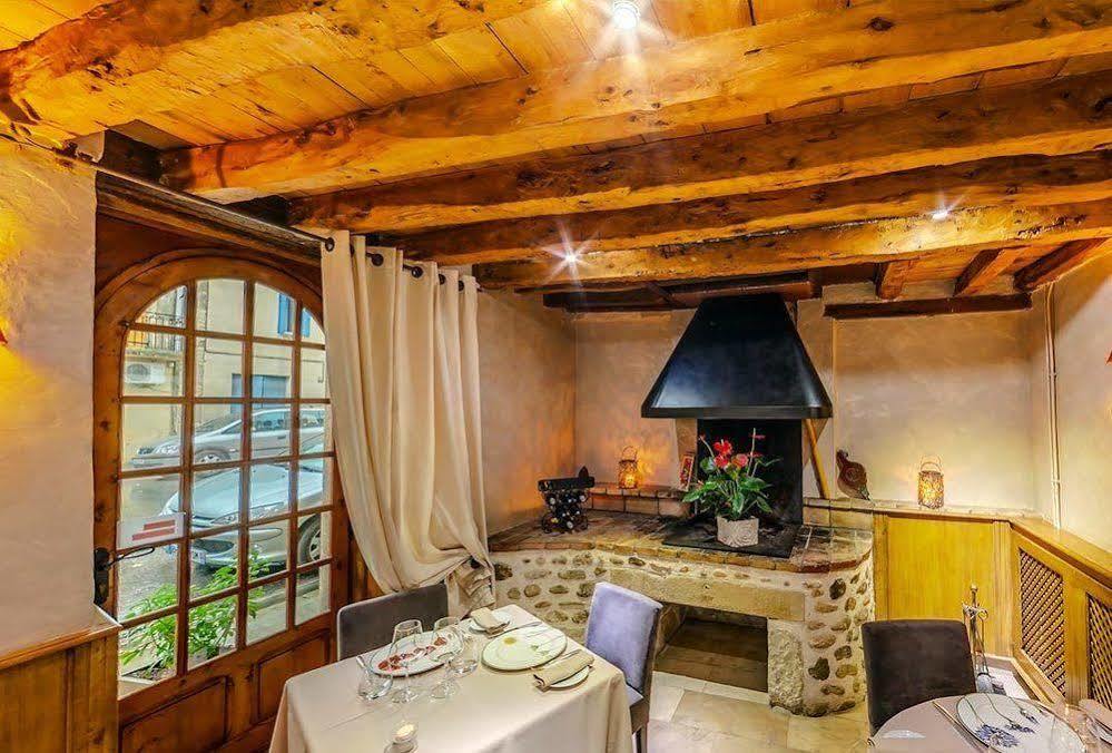 Hotel Les Remparts ミルポワ エクステリア 写真