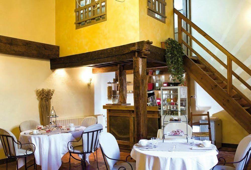 Hotel Les Remparts ミルポワ エクステリア 写真