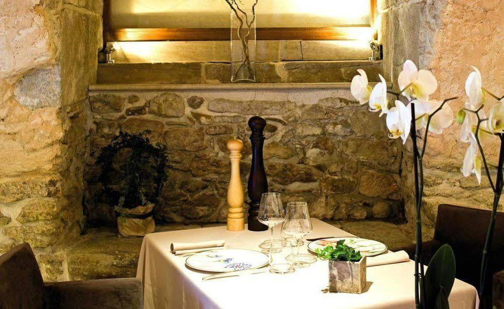 Hotel Les Remparts ミルポワ エクステリア 写真
